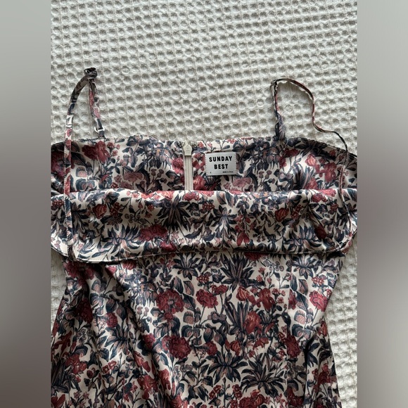 Aritzia Sunday Best Slip Dress Size 6 - Picture 3 of 3